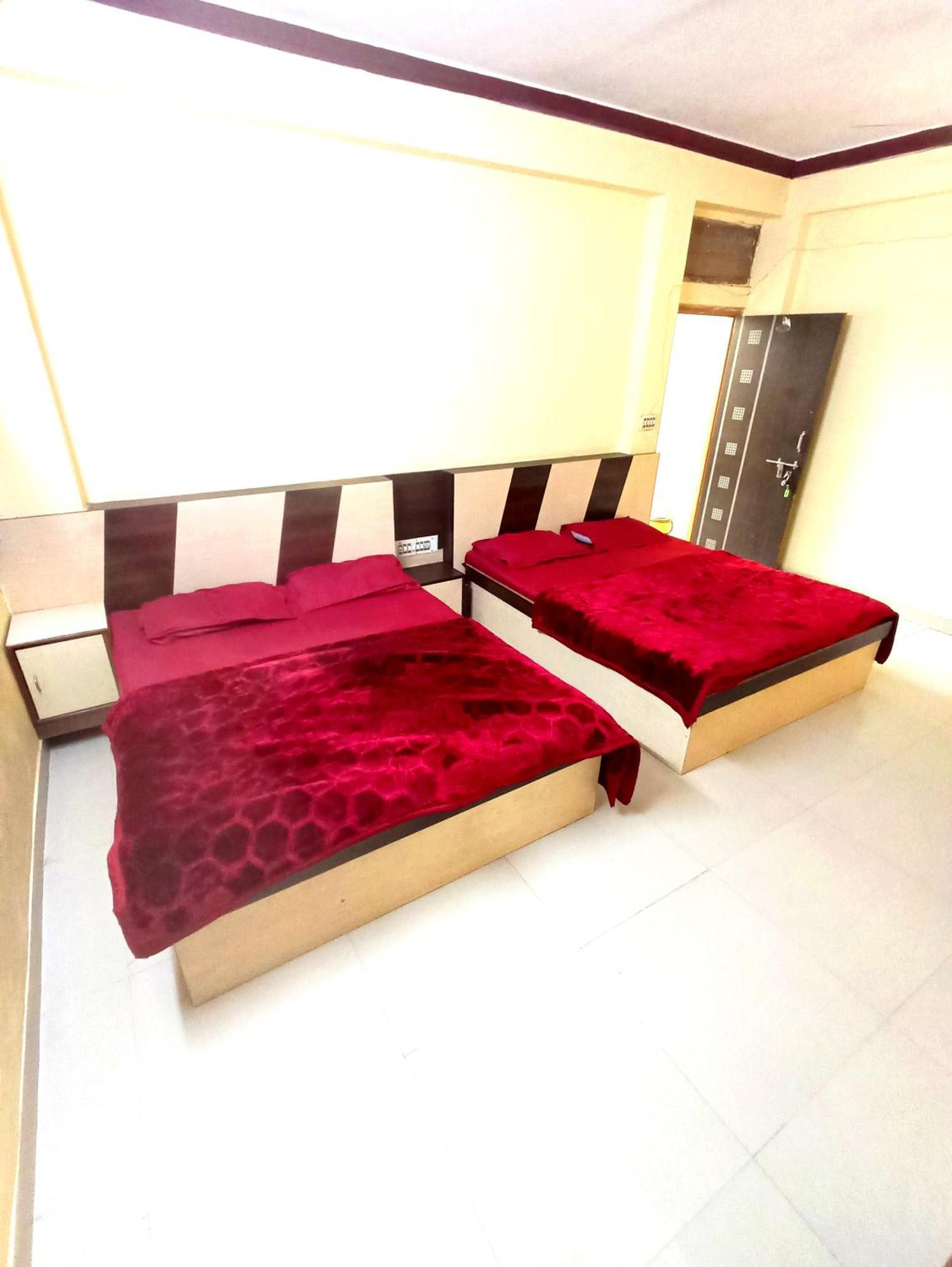 Shreeji Arpan Hotel Nāthdwāra Екстериор снимка